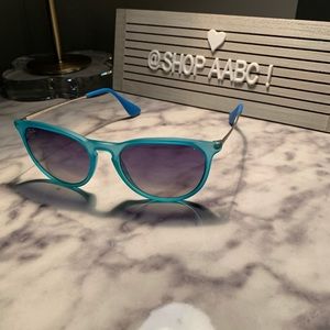 🛑SOLD ON INSTA🛑Ray-Ban® Erika color mix glasses
